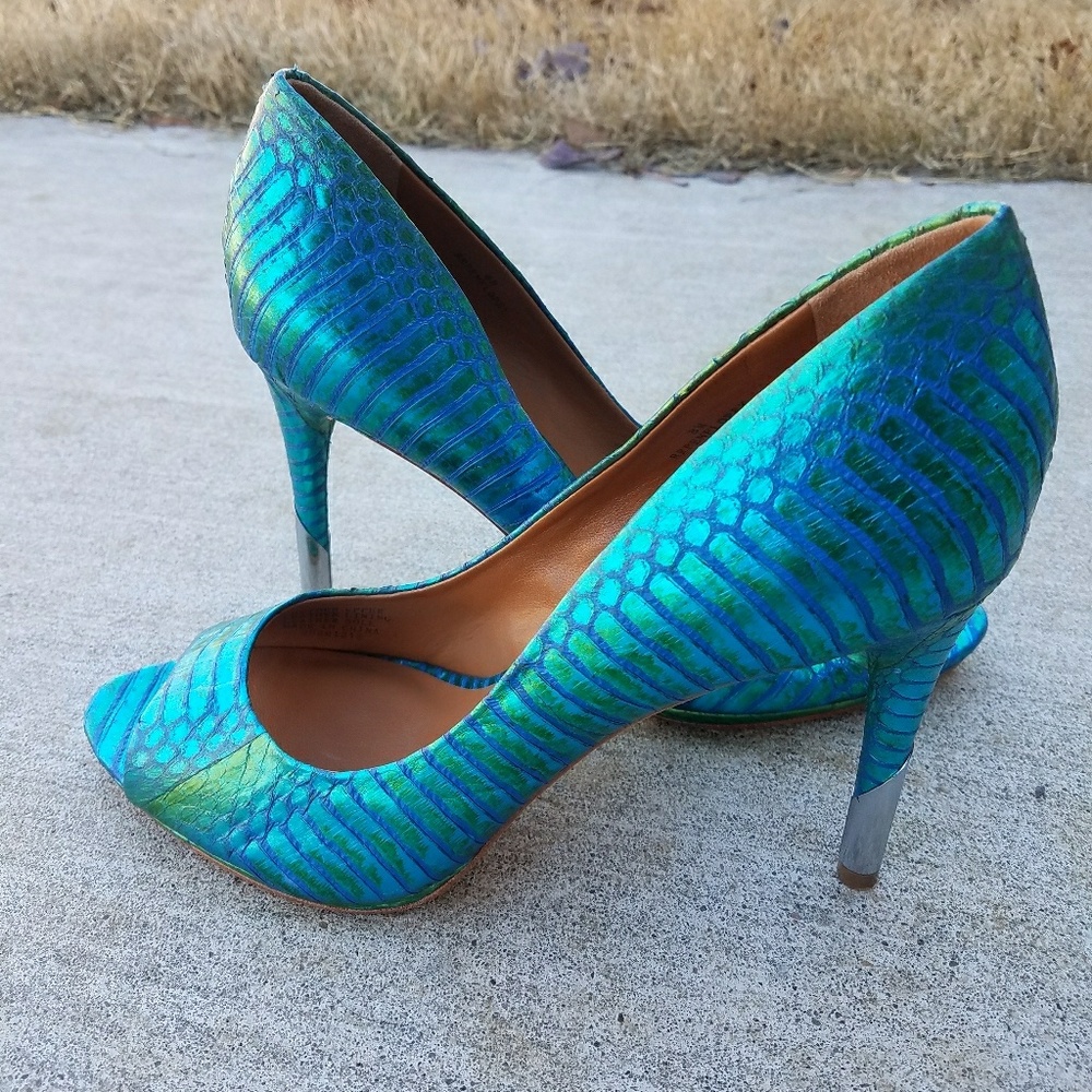 Peep Toe Pumps
