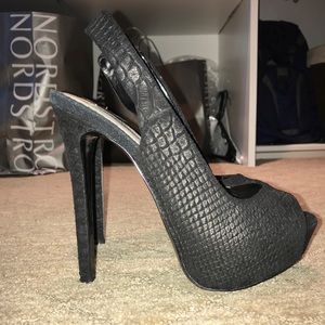 Steve Madden - Sling Back Peep Toe Pumps