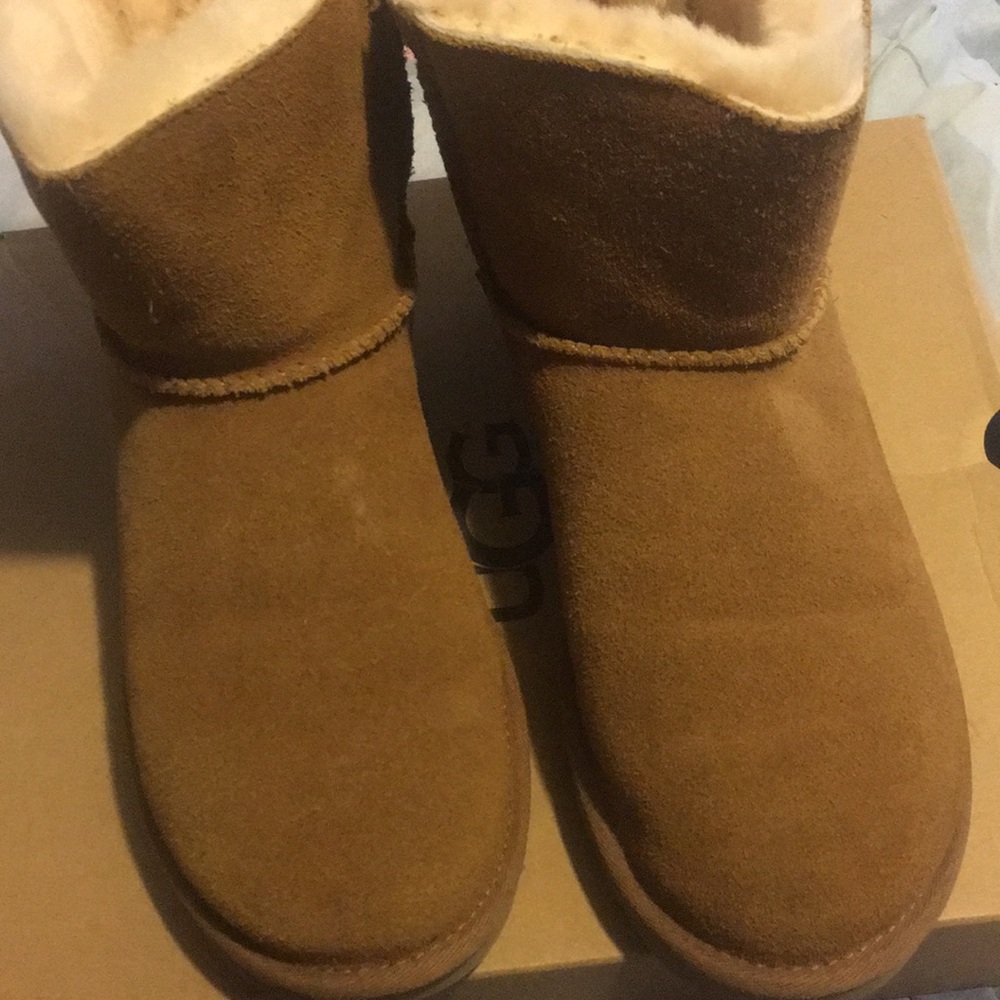 Uggs - image 3