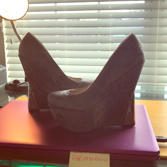 Python inspired wedges - Picture 1 of 3