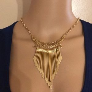 Gorgeous gold necklace and earrings beautiful