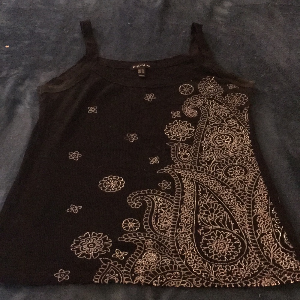 🍒3 for $10 - Filigree Tank Top