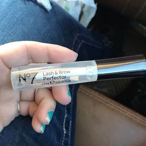 No7 lash and brow perfector conditioner