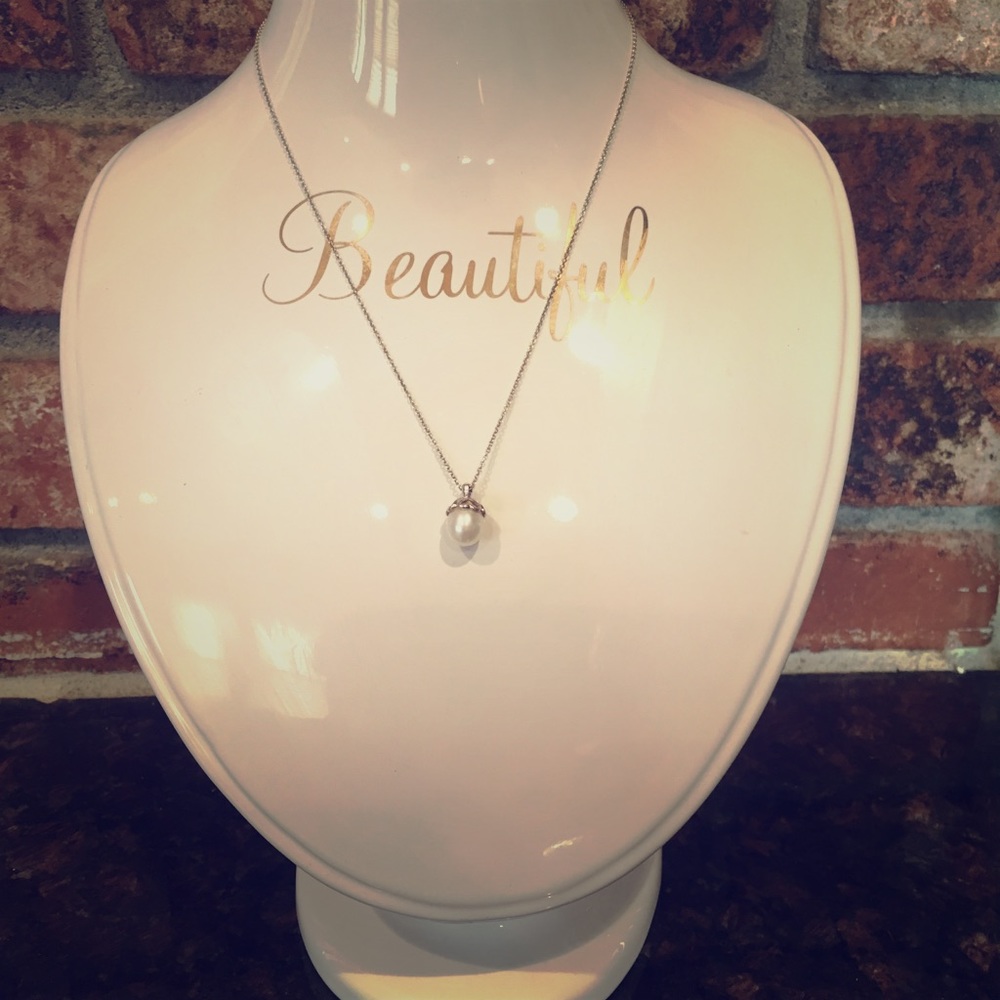 Tiffany & Co Heart Cap Pearl Necklace