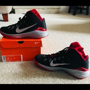 Like new men’s size 12 Nike Hyperdunk 2014