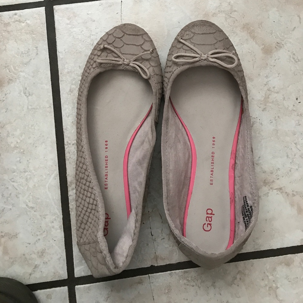 Gap leather snake print ballet flat