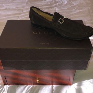 Men’s Gucci Shoes Silver Buckle Accent