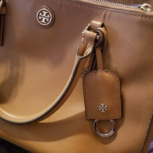 Tory Burch Handbags - Tory Burch Robinson