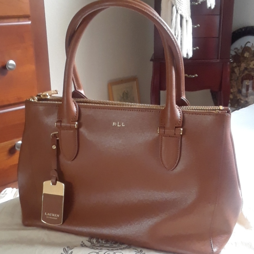 Fantastic caramel brown leather shoulder bag