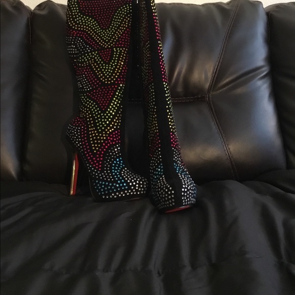 Club style boots - Picture 2 of 4