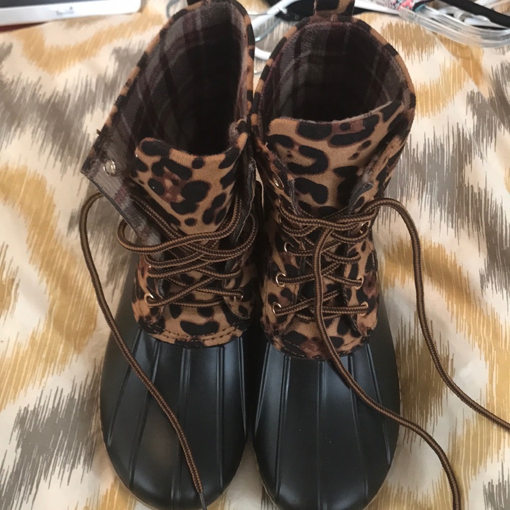 Leopard print duck shoes