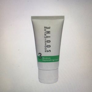 NWT R+F SOOTHE Moisture Replenishing Cream