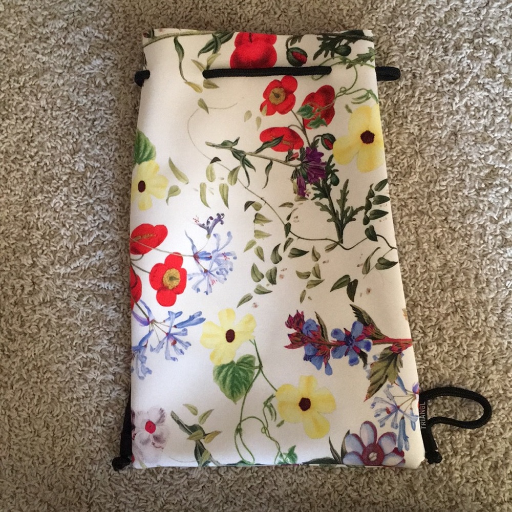 TRIANGL bathing suit bag