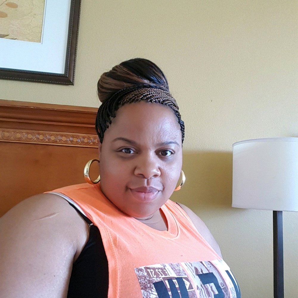 Meet your Posher, Sharifa