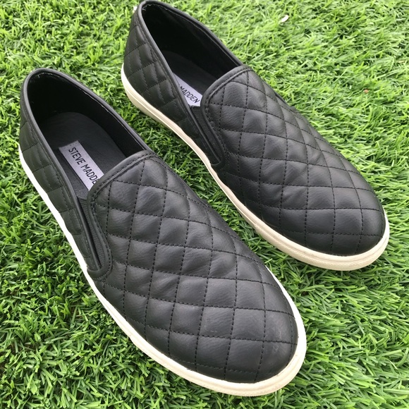 Steve Madden Shoes - 🕋 Steve Madden Ecentrcq Slip On Sneakers 🕋