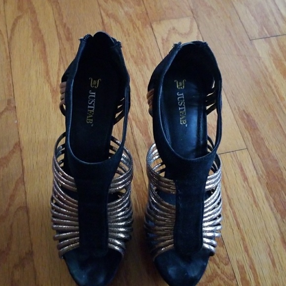 Shoes - Picture 1 of 4