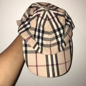 Burberry Cap Great condition Worn about 4 times