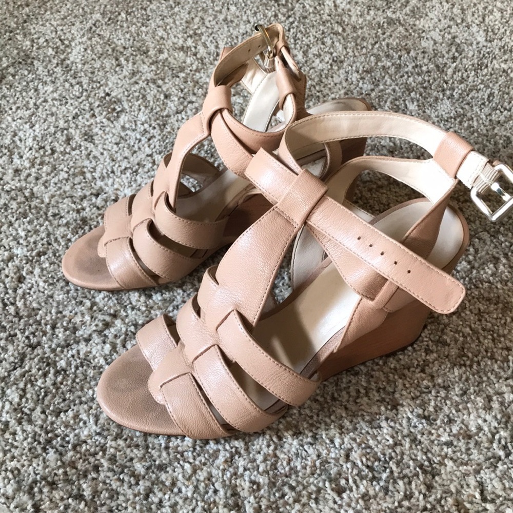 Nude wedges