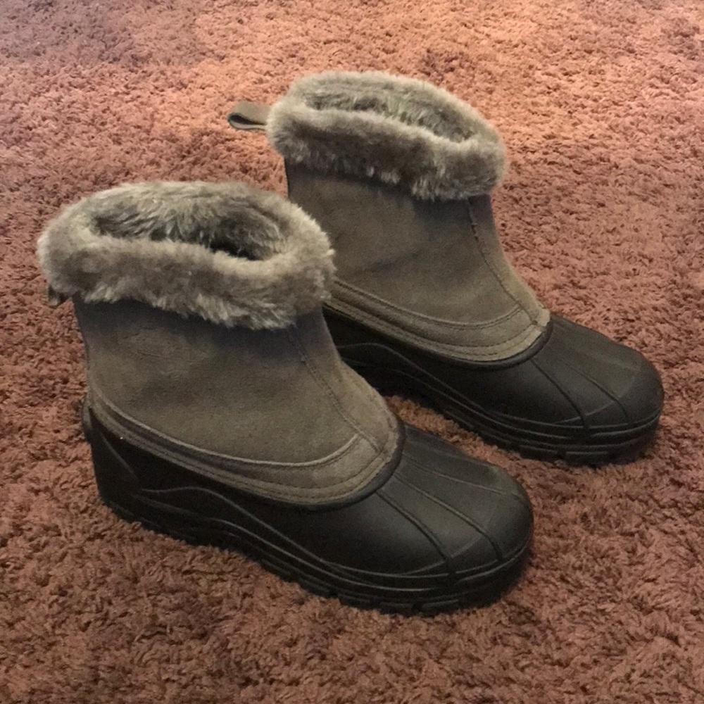 NWOT Insulated winter boots