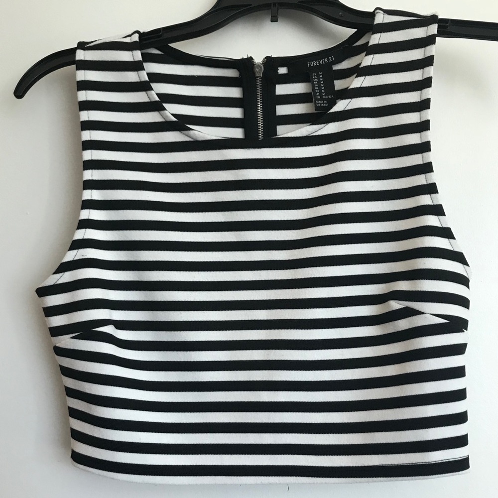 FOREVER XXI Crop Top