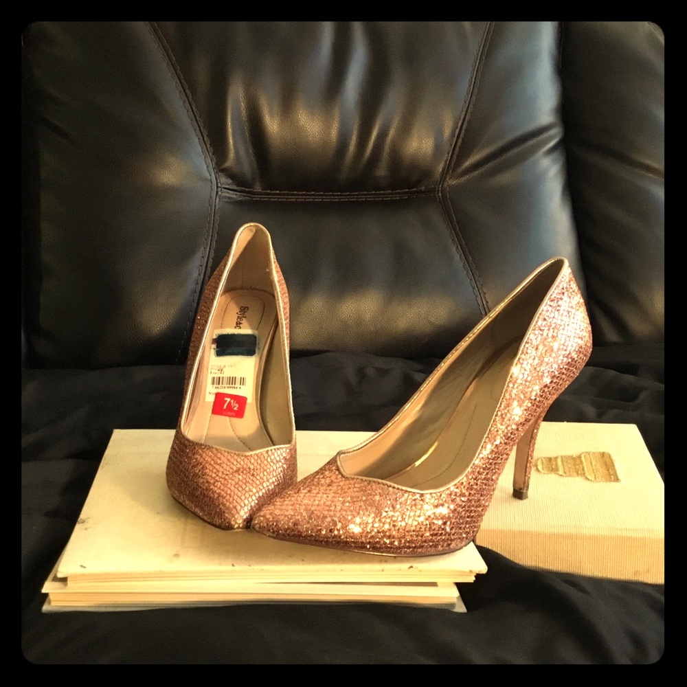 Classy low heel