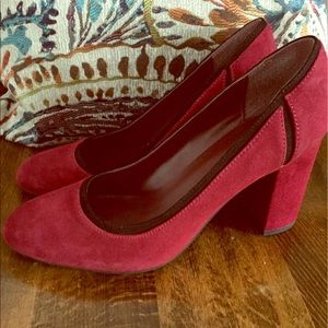 TOMMY HILFIGER- Dark Red Suede Emmie Pump