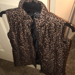 💕Cheetah print vest💕