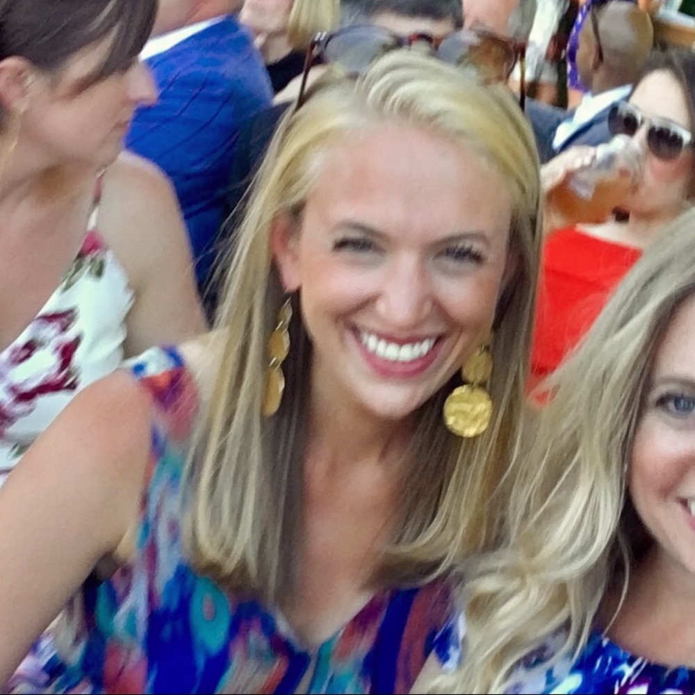 Meet your Posher, Elyse