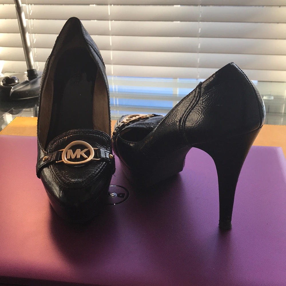 Michael Kors pumps