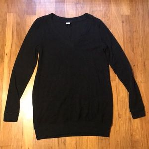 Three dots Black V neck sweater!!