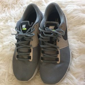 NIKE SPEED TR2 athletic shoes