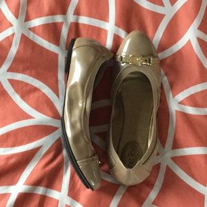 shiny nude flats ⚡️