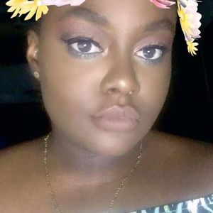 Meet your Posher, Melika