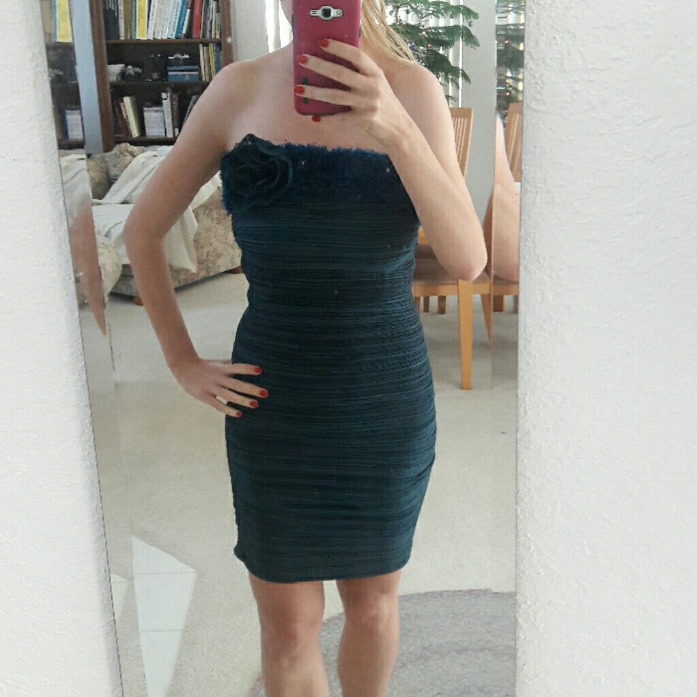 Dress - Picture 3 of 8