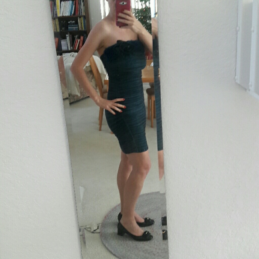 Dress - Picture 4 of 8