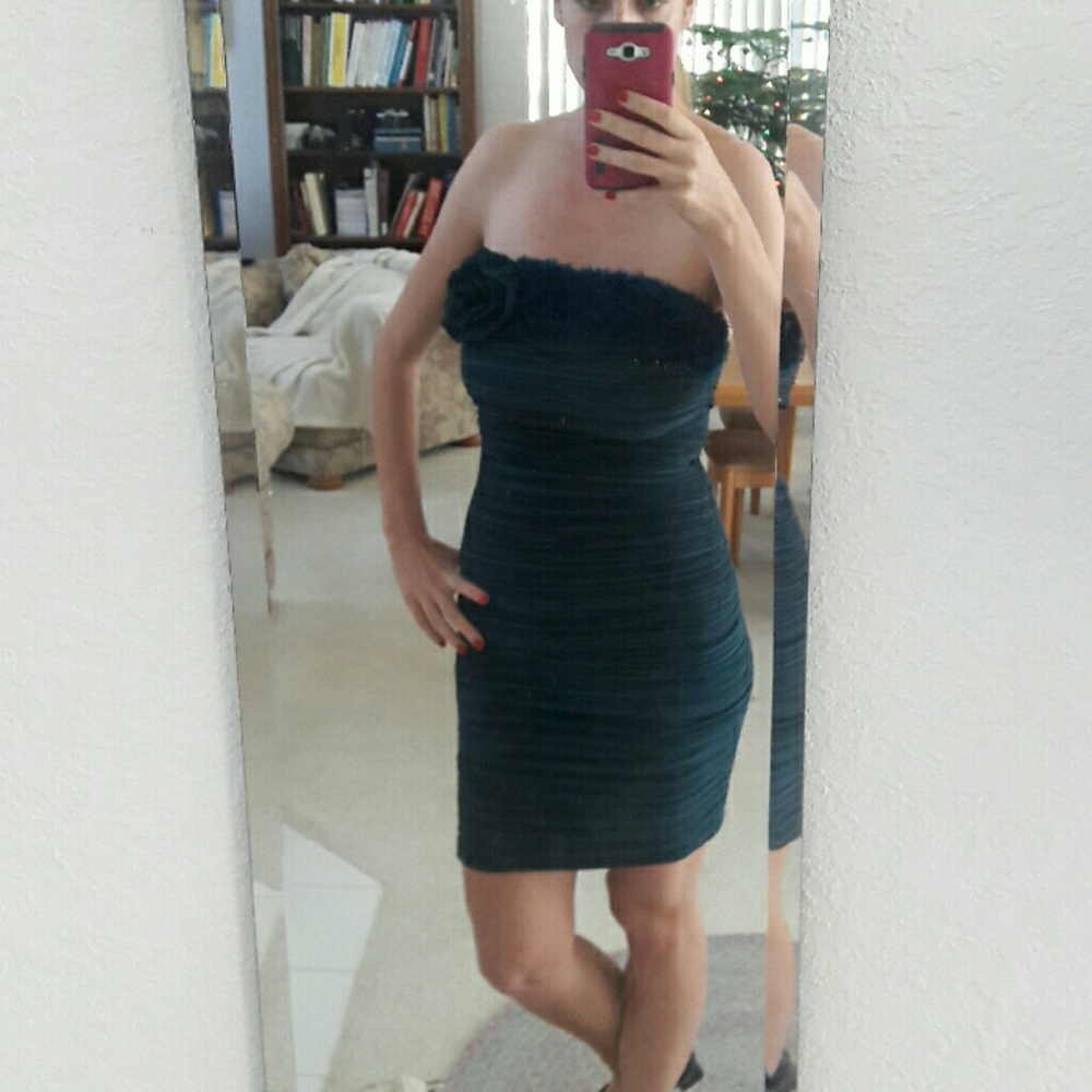 Dress - Picture 6 of 8