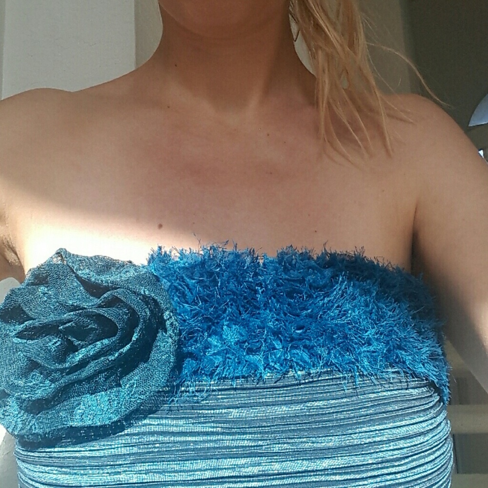 Dress - Picture 7 of 8