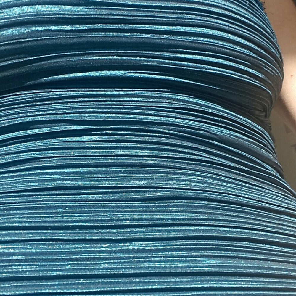 Dress - Picture 8 of 8