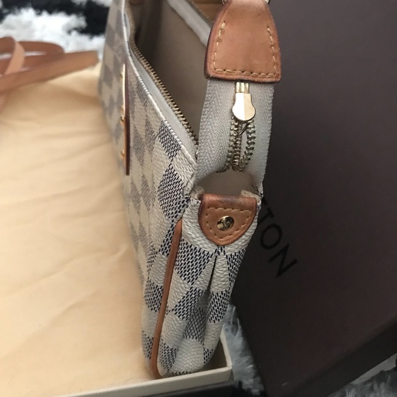 SOLD! Louis Vuitton Eva Clutch Damier Azur - Picture 5 of 8