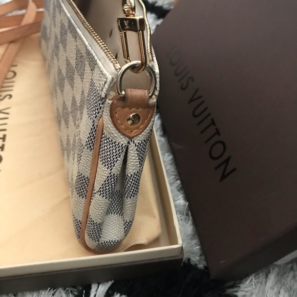 SOLD! Louis Vuitton Eva Clutch Damier Azur - Picture 6 of 8