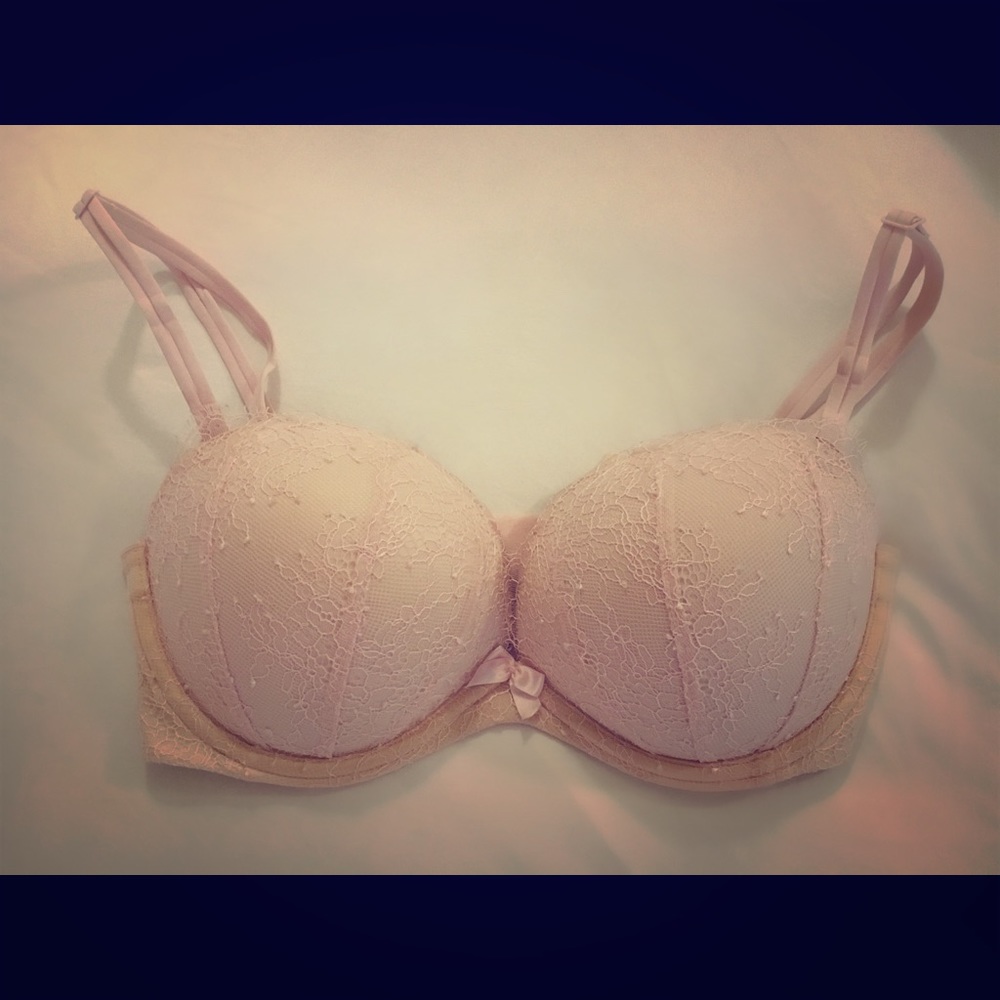 Victoria’s Secret - pink lace bra