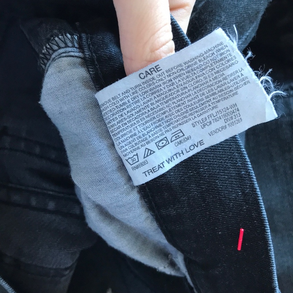 Levi Sample Jean - image 3