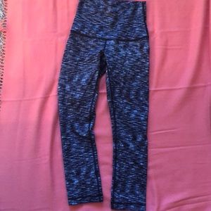 Lululemon wonder under crops