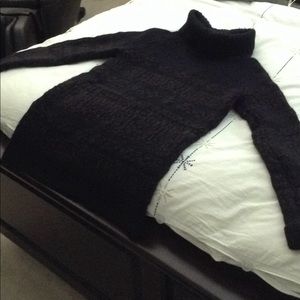 NEW Theory cable knit turtleneck sweater