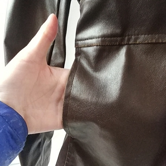 MOUNTAIN LAKE Small Vegan Leather Coat - Picture 3 of 8