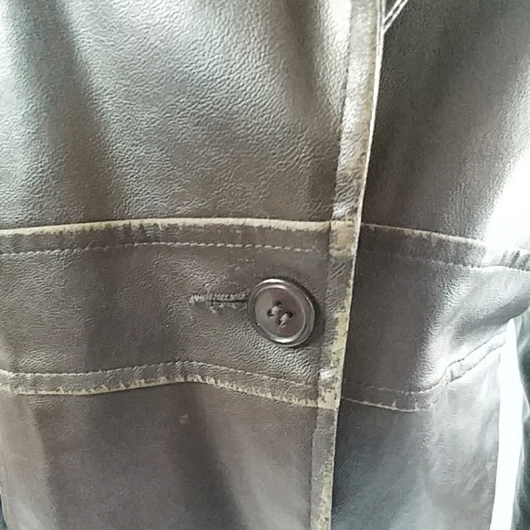 MOUNTAIN LAKE Small Vegan Leather Coat - Picture 4 of 8