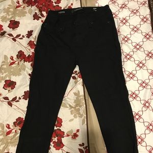 Black jeggings by Liverpool