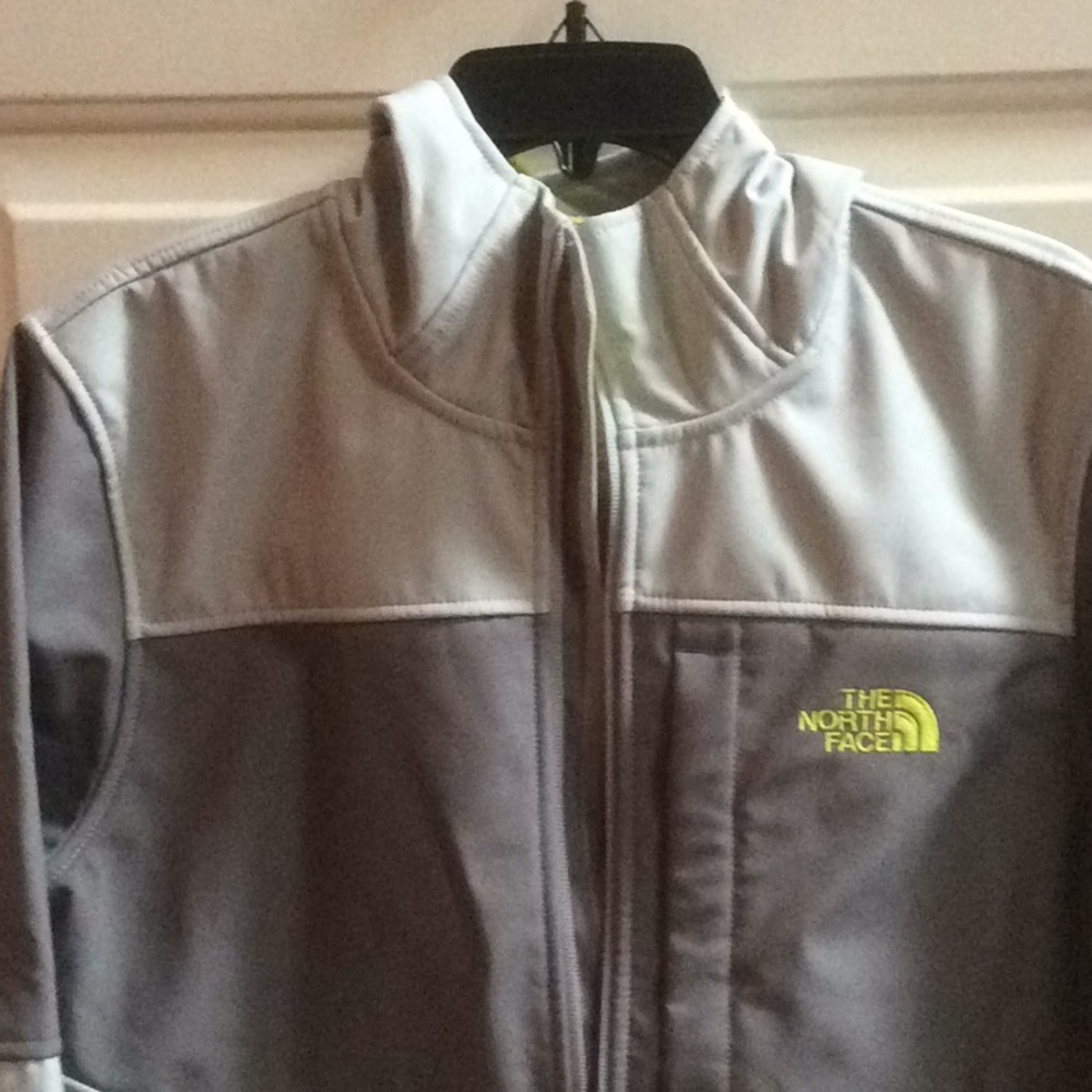 The North Face "Windwall" gray jacket Sz M $ 179