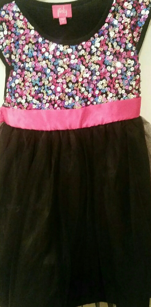 Girls beautiful sz 6 sequins & black dress below k