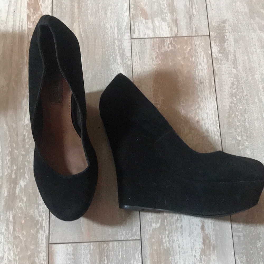 Black Steve Madden wedges